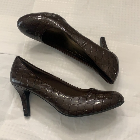 Predictions brown crocodile print heels - Picture 9 of 17